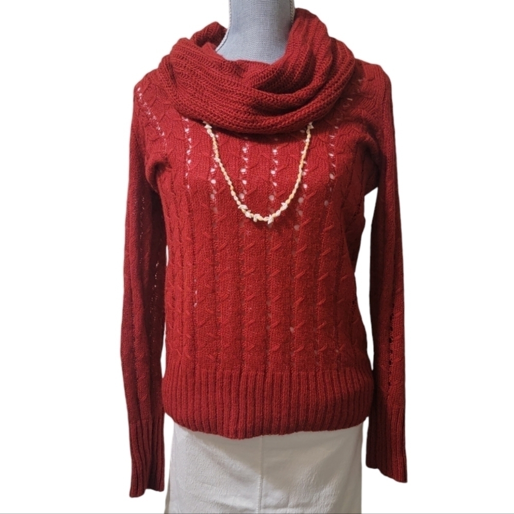 SMARTSET Cowl /  TURTLE NECK  RED SWEATER SIZE large in good condition